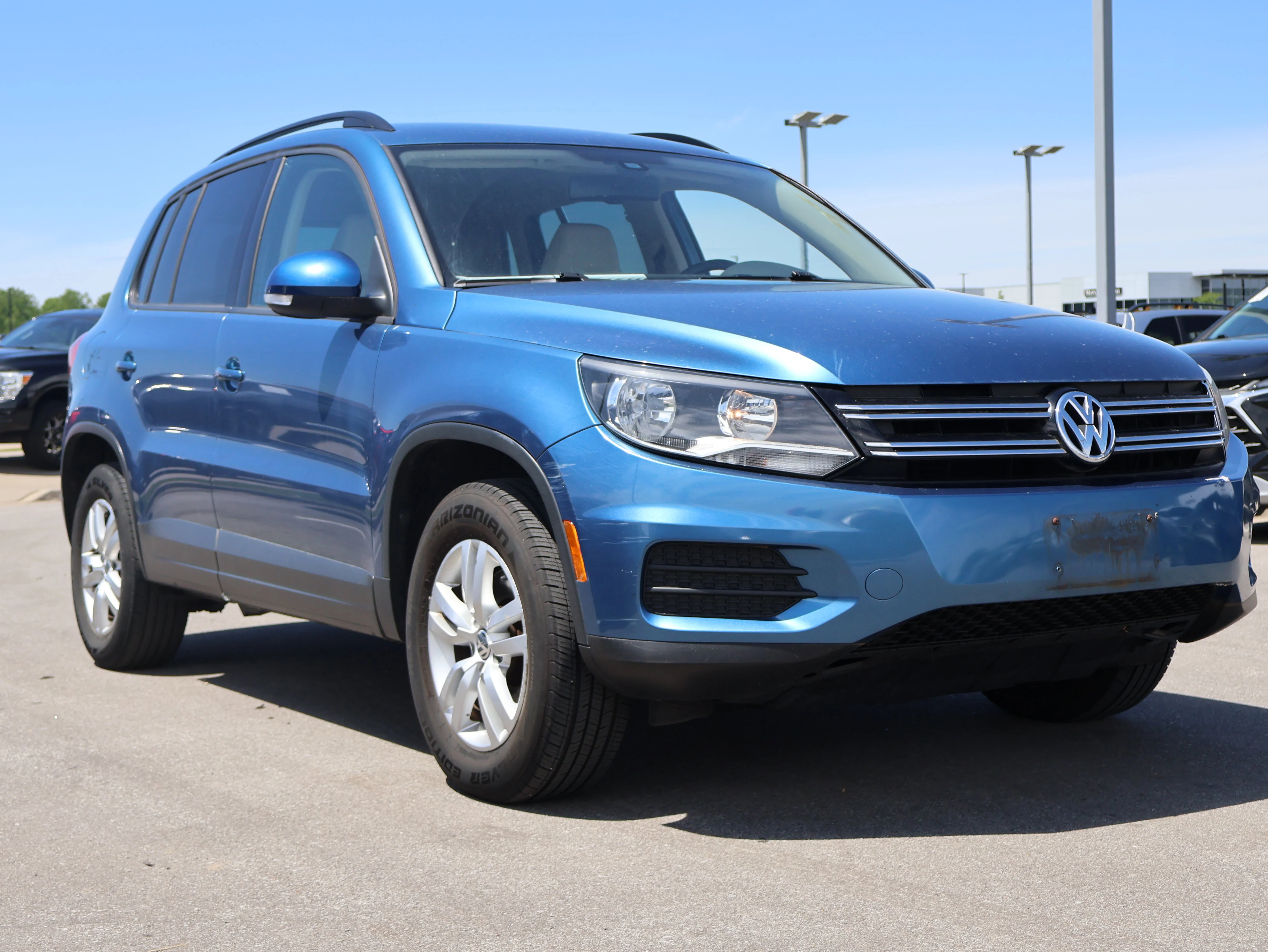 Used 2017 Volkswagen Tiguan S with VIN WVGAV7AX5HW503389 for sale in Kansas City