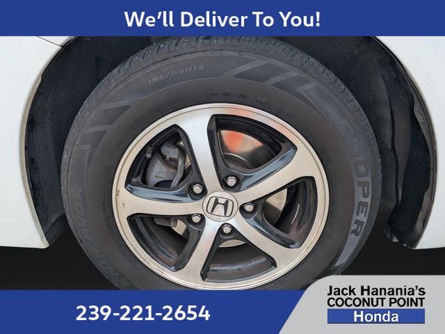 Used 2015 White Honda SE image 9