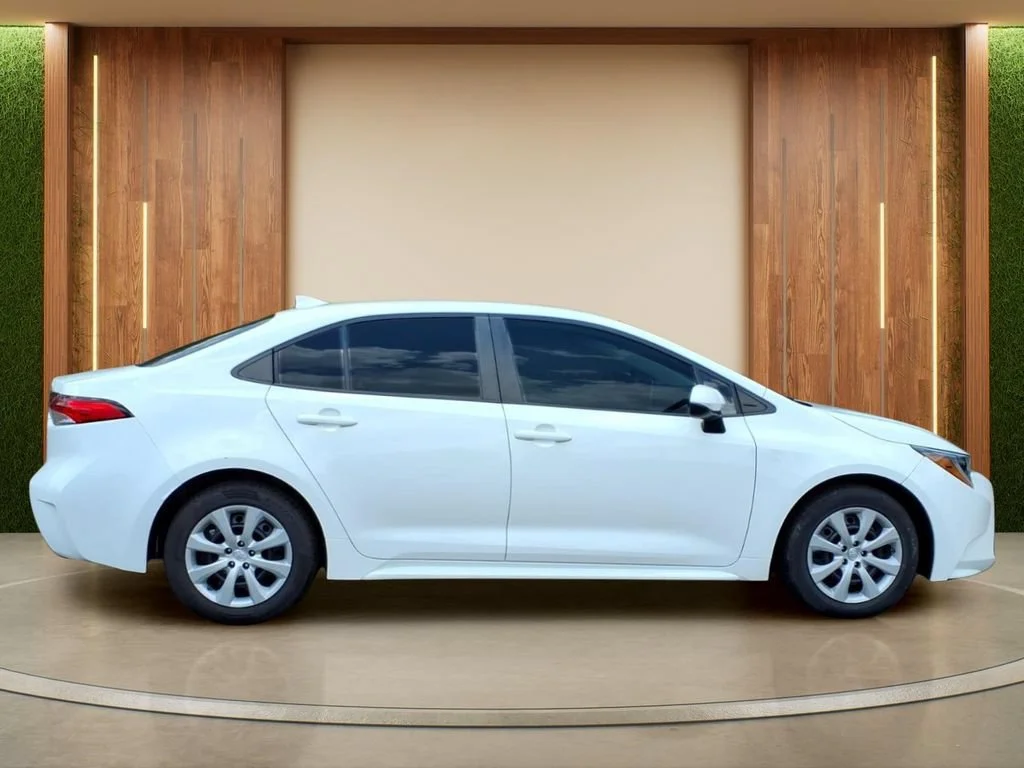 Used 2021 White Toyota LE image 33