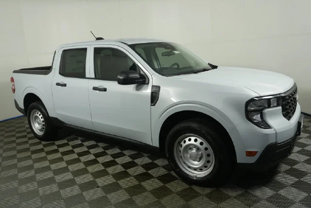 New 2026 Space White Metallic Ford XL image 2