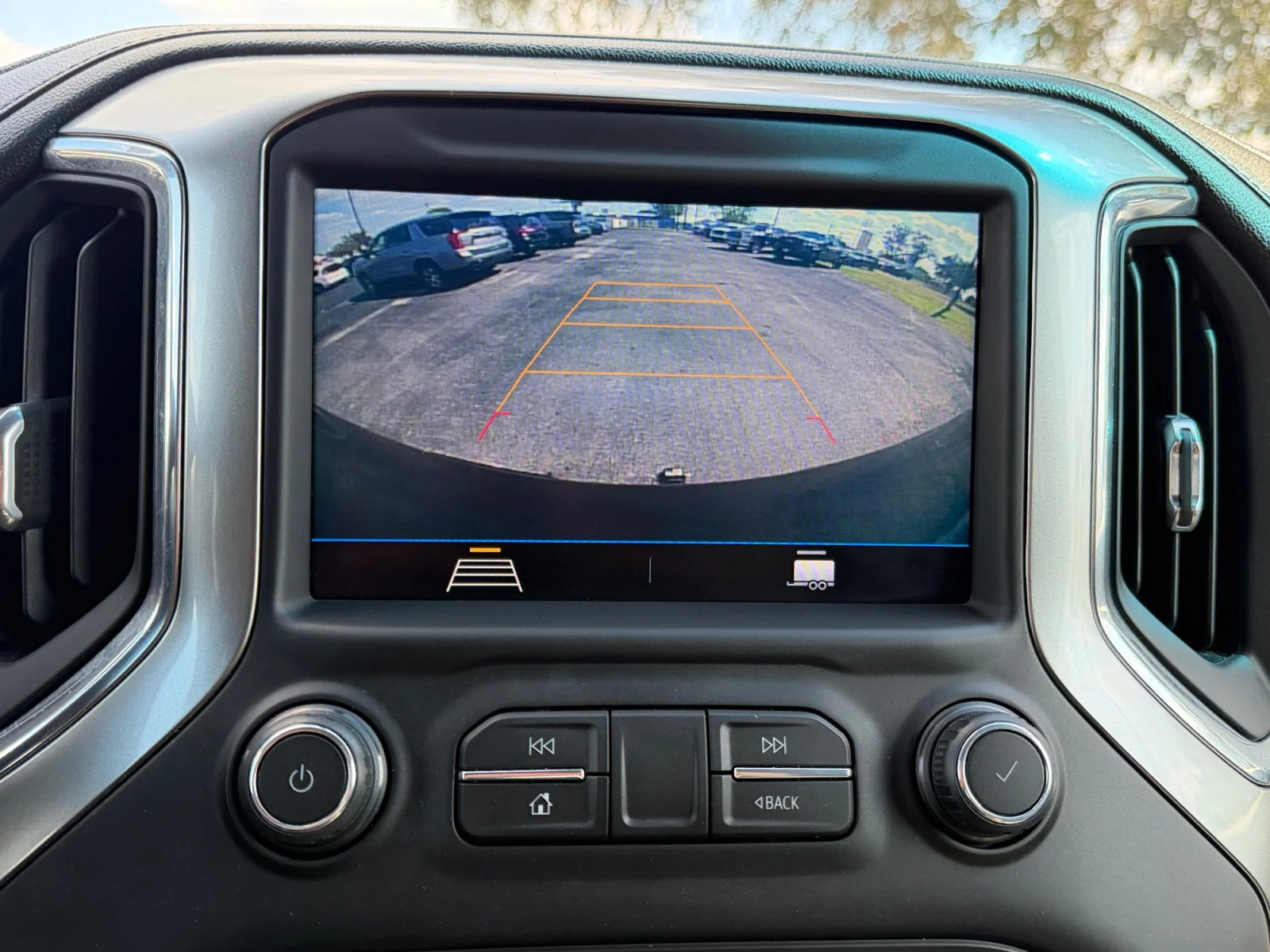 Used 2019 HAVANA BROWN METALLIC Chevrolet LT image 21