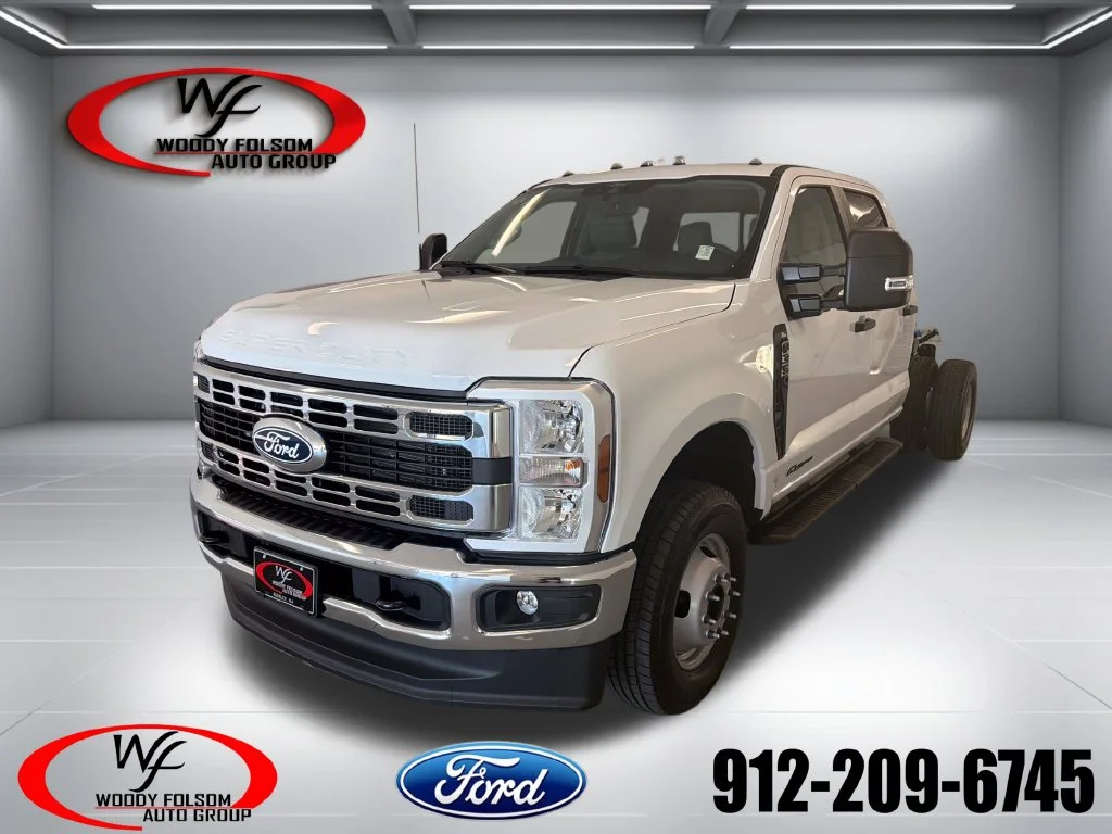 New 2027 Oxford White Ford F-350® XL image 1