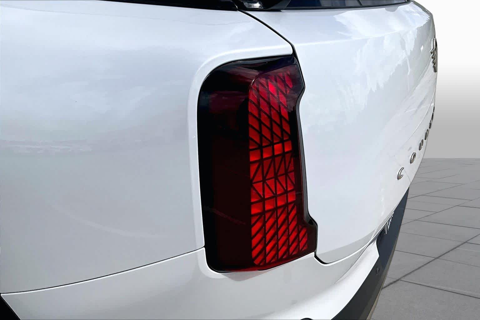 Used 2025 Nanuq White Metallic MINI S image 28