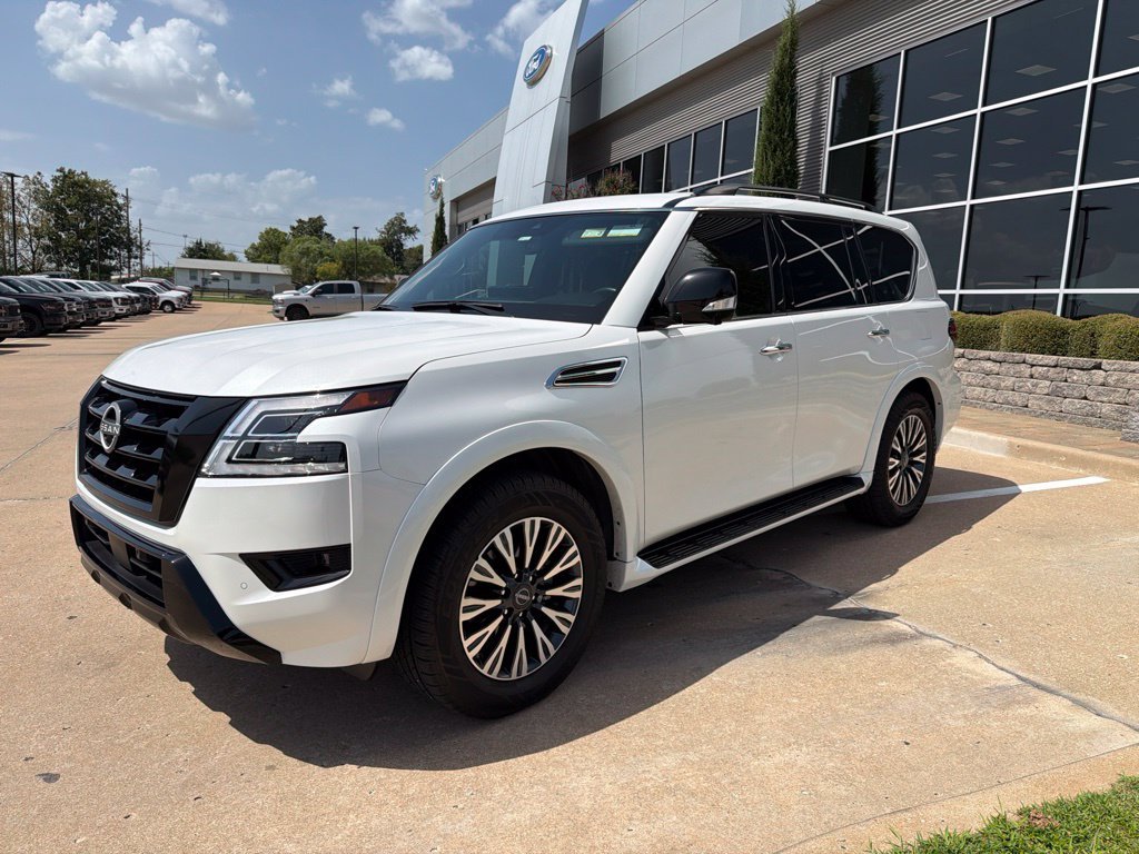 Used 2023 Aspen White Nissan SL image 4
