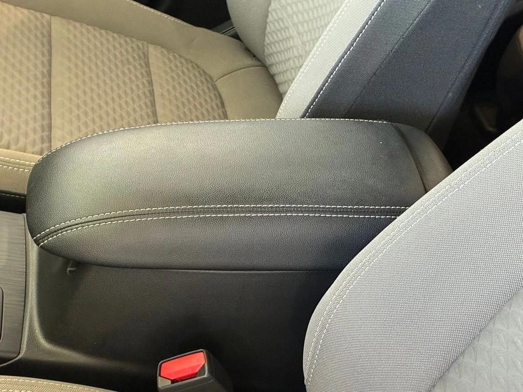 Used 2022 Blue Ford SE image 29