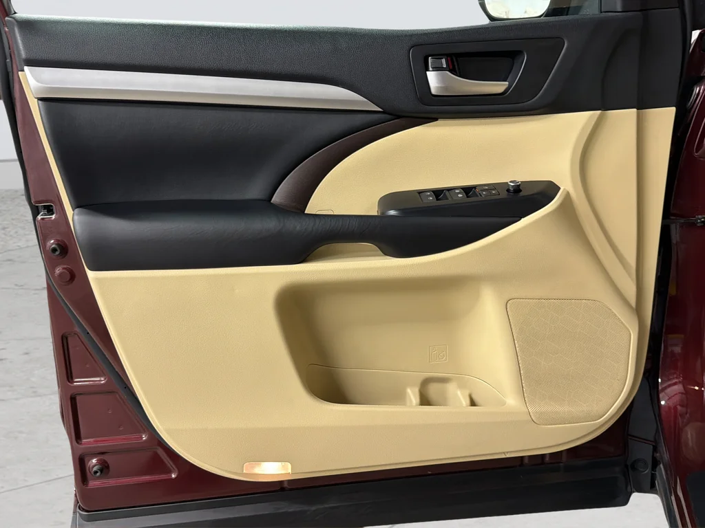 Used 2019 Red Toyota XLE image 23