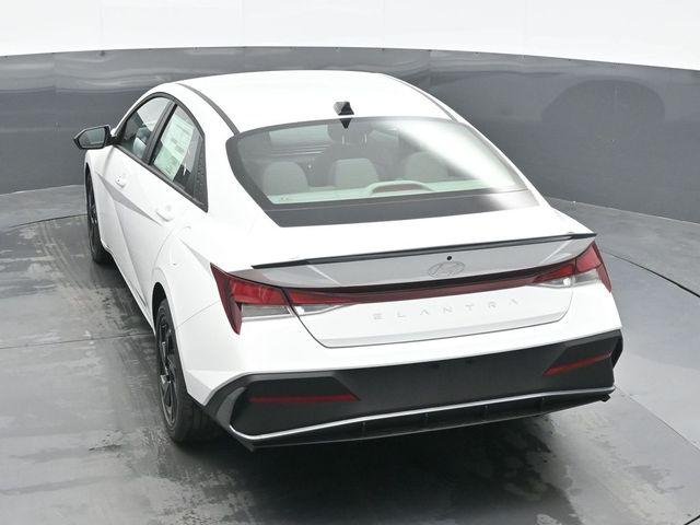 New 2026 White Hyundai SEL Sport image 10