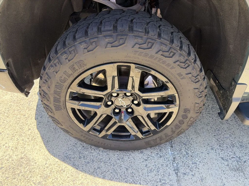 Used 2025 Gray Chevrolet Custom Trail Boss image 10