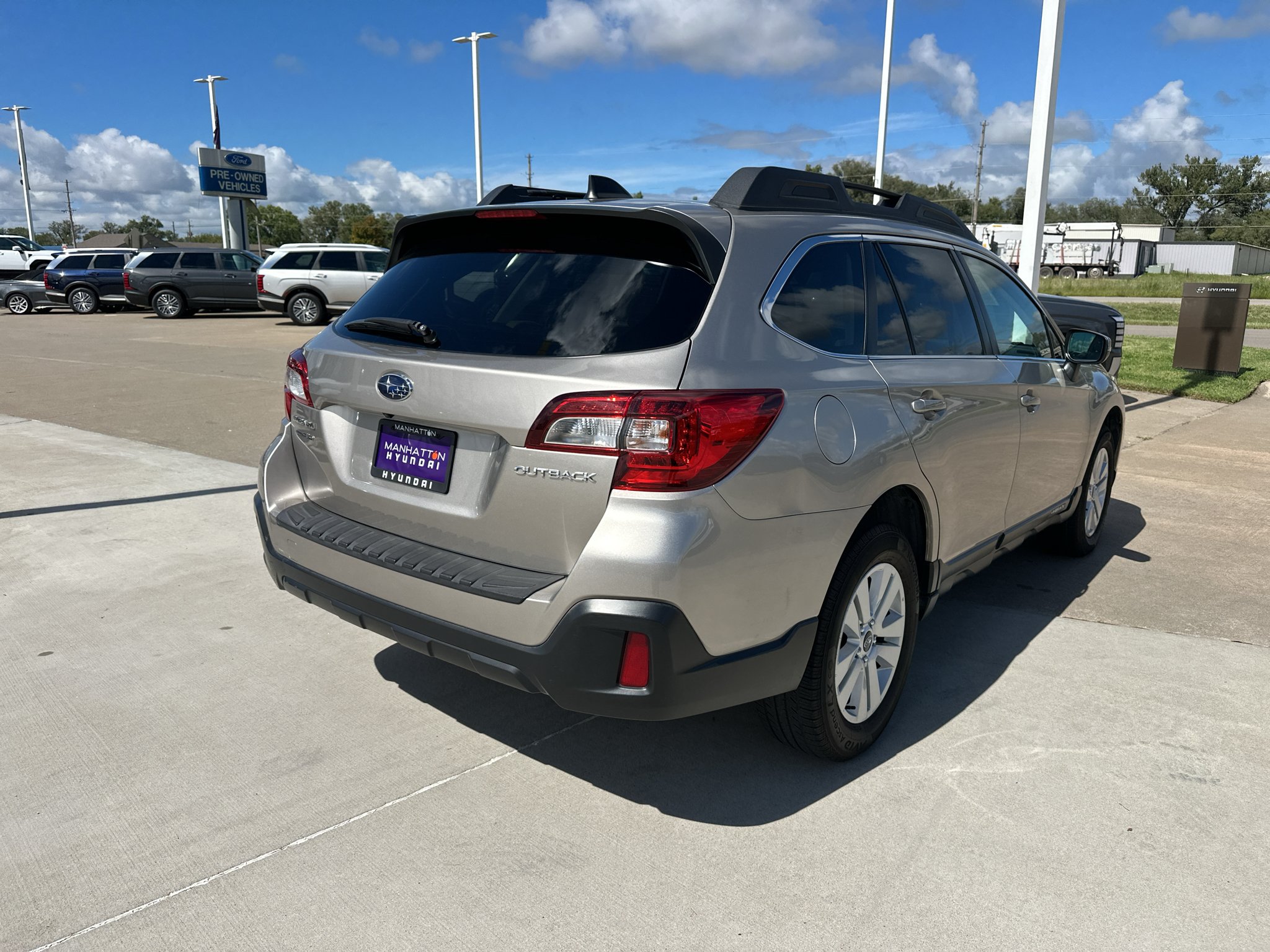 Used 2018 Tungsten Metallic Subaru Premium image 10