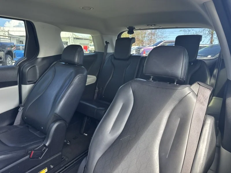 Used 2023 White Kia LX image 16