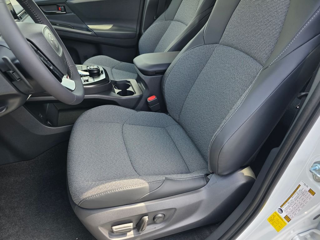 New 2026 Wind Chill Pearl <sup>1</sup> Toyota  XLE image 21