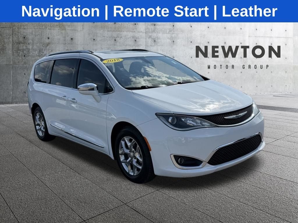 2018 Chrysler Pacifica Limited's photo