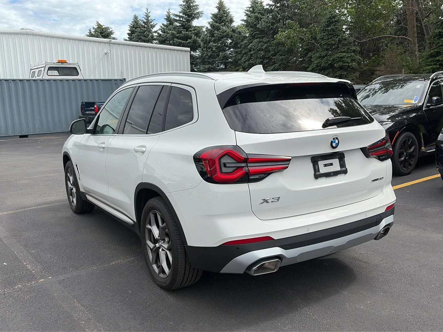 Used 2024 Alpine White BMW xDrive30i image 4