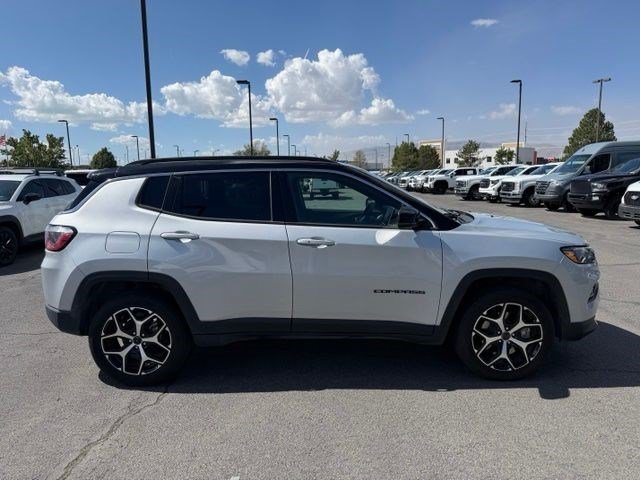 Used 2025 Silver Zynith Jeep Limited image 3