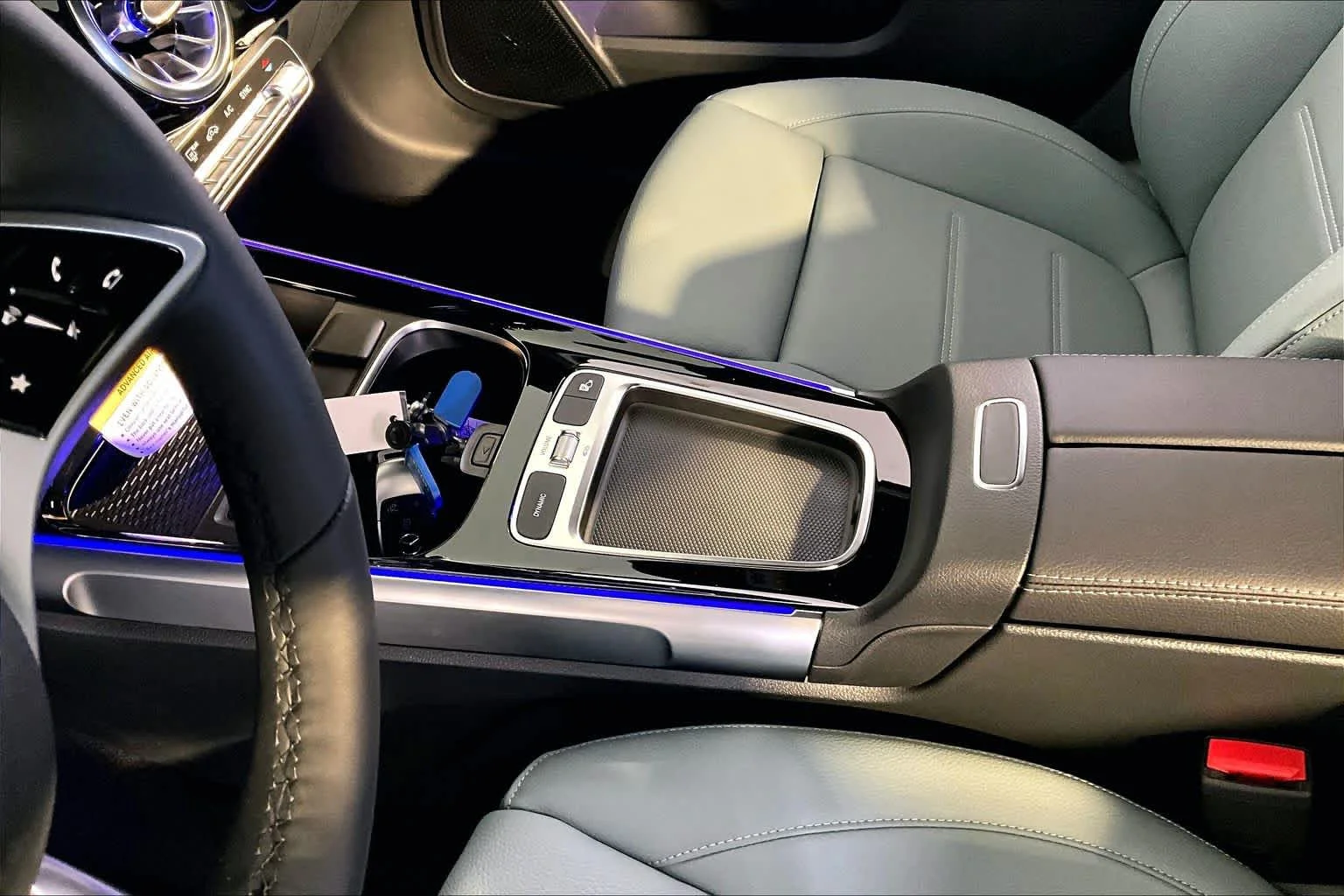 New 2026 Polar White Mercedes-Benz GLB 250 image 10