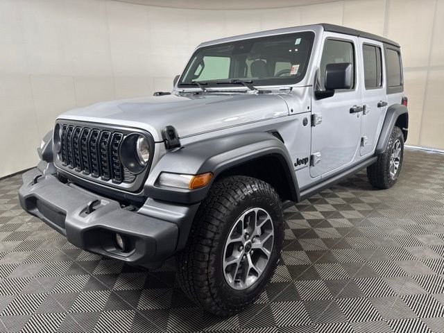 Used 2024 Silver Jeep Sport S image 8