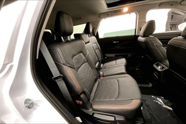 New 2025 Everest White Pearl Tricoat Nissan Platinum image 32