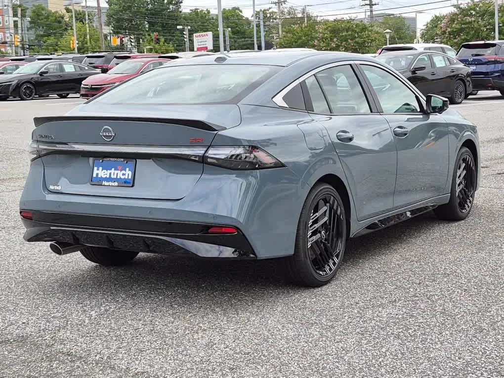 New 2026 Atlantic Gray Metallic Nissan SR image 3