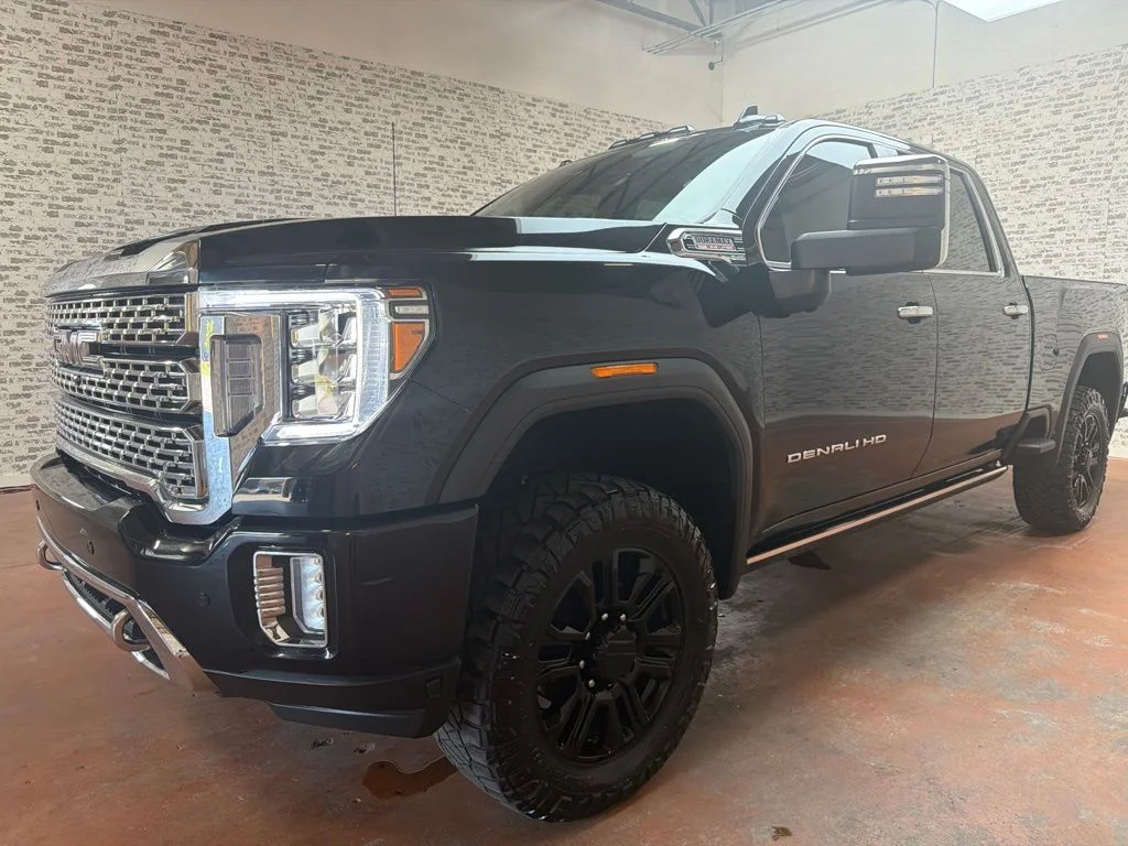 Used 2023 Onyx Black GMC Denali image 3