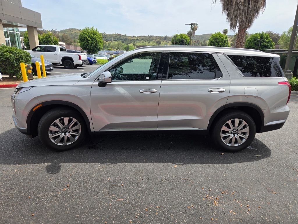 Used 2025 Silver Hyundai SEL image 3