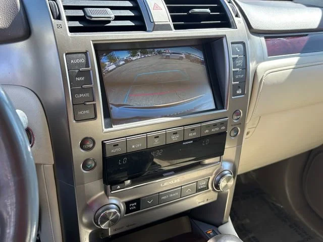 Used 2018 White Lexus GX 460 image 22