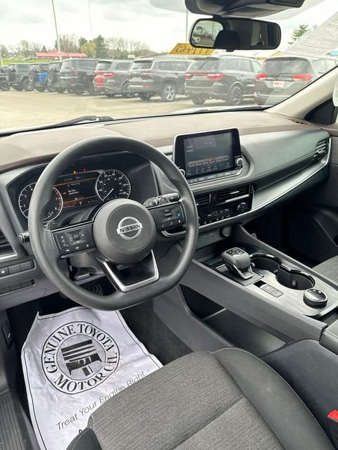 Used 2021 Gray Nissan SV image 18