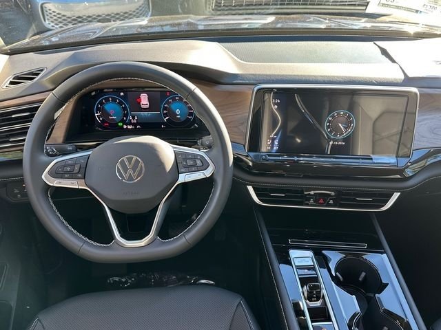 New 2026 Deep Black Pearl Volkswagen 2.0T SE W/TECHNOLOGY image 23