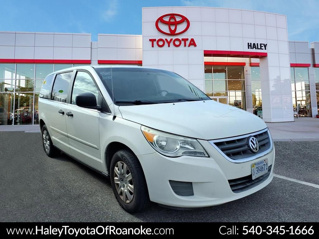 2010 Volkswagen Routan S