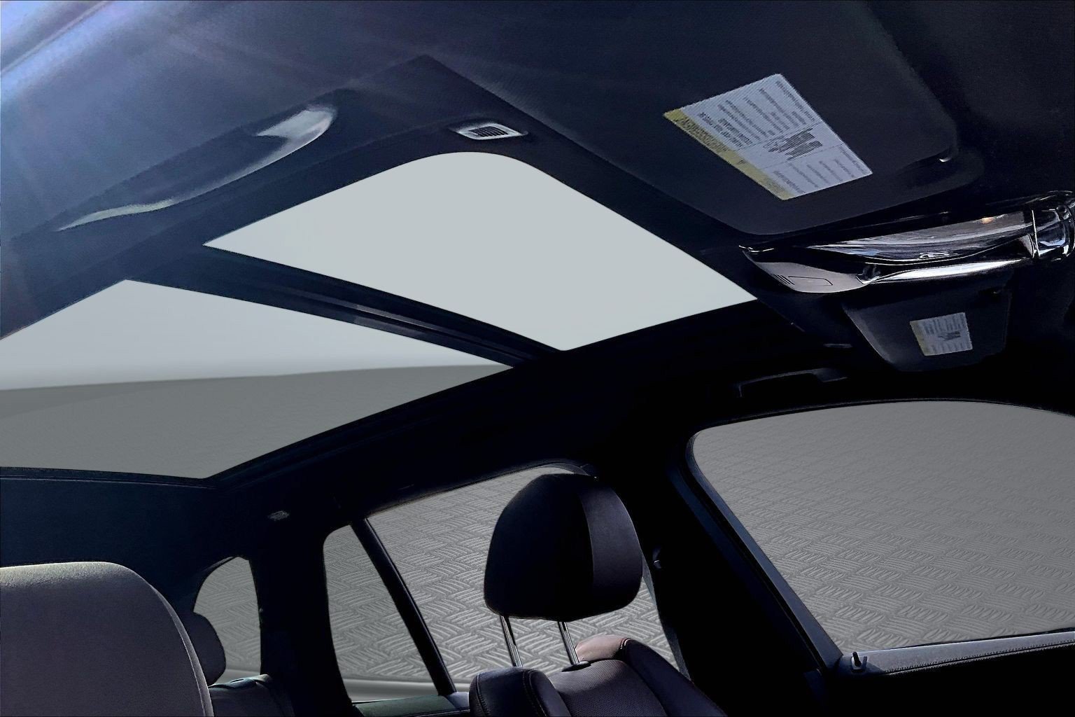 Used 2021 White BMW sDrive40i image 23