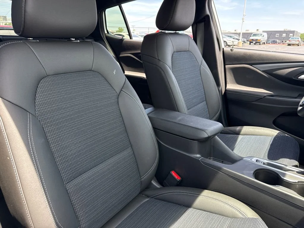 New 2026 Summit White Buick Preferred image 35