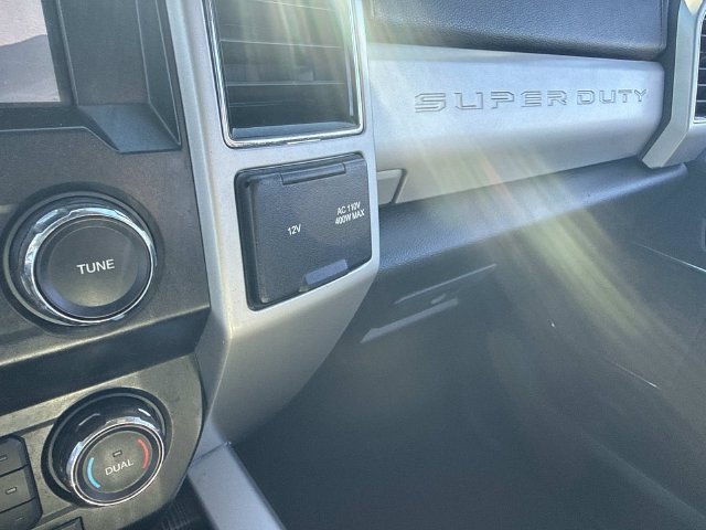 Used 2020 Black Metallic Ford Lariat image 27