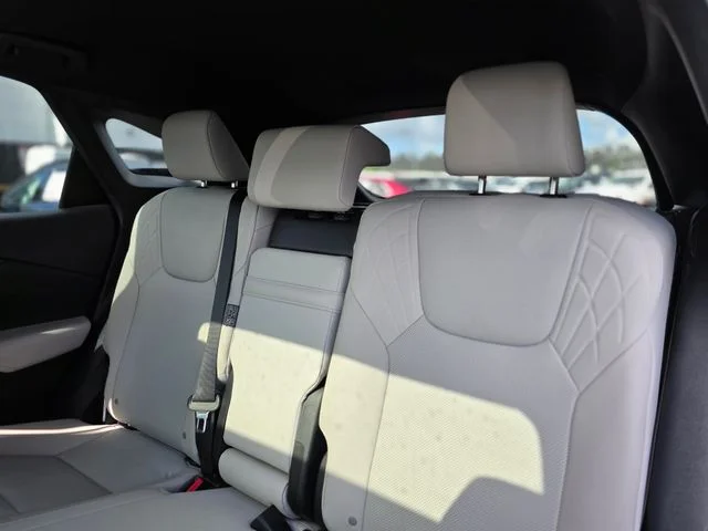 Used 2023 Silver Lexus 350h Premium image 16
