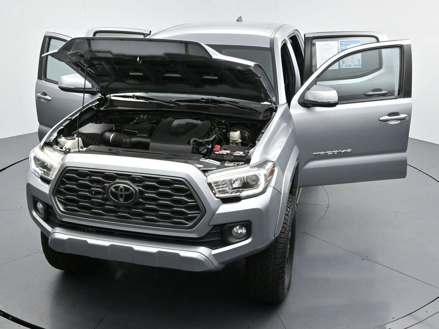 Used 2020 Silver Sky Metallic Toyota SR5 image 38