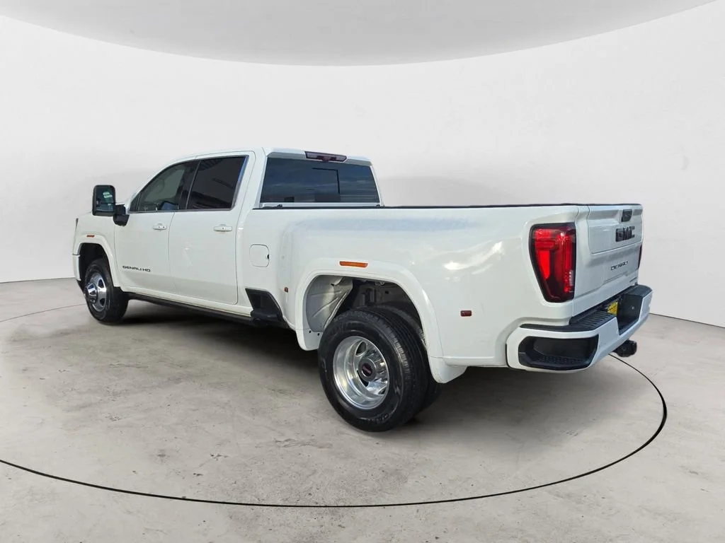 Used 2022 Summit White GMC Denali DRW image 3