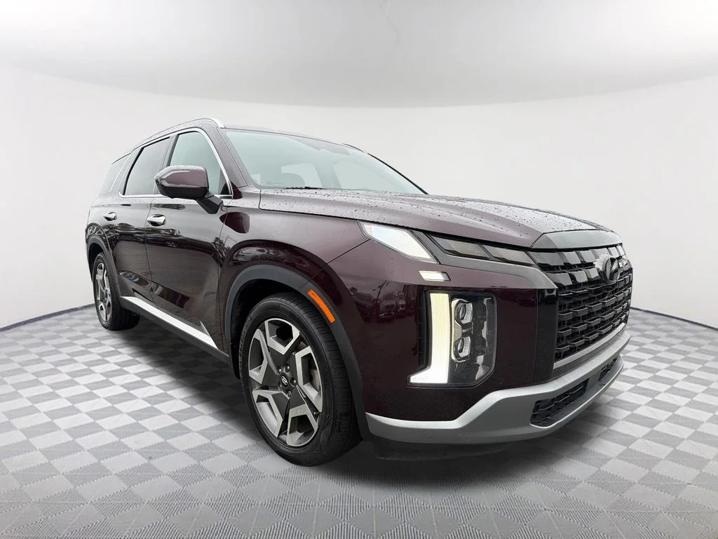 Used 2023 Red Hyundai SEL image 3