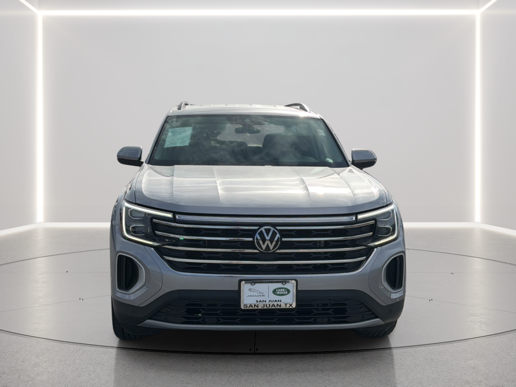 Used 2025 White Volkswagen 2.0T SE w/Technology image 11