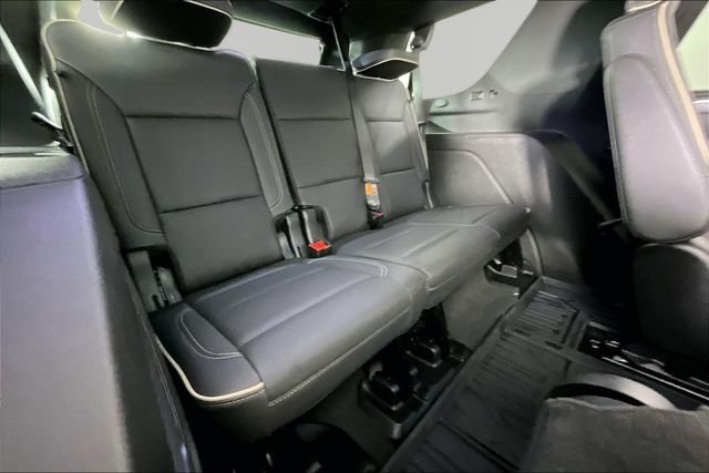 Used 2024 White GMC SLT image 25