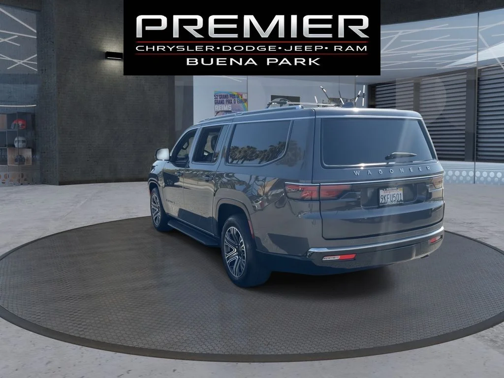 Used 2024 Gray Jeep Base image 6