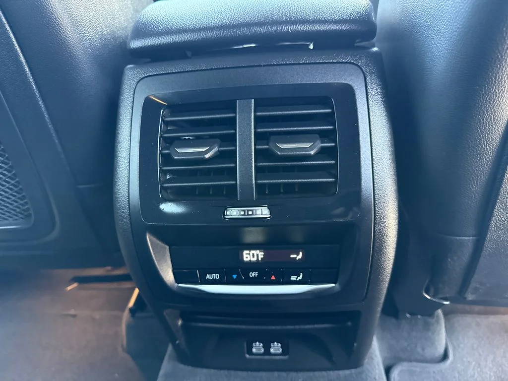 Used 2023 Black BMW xDrive30i image 17