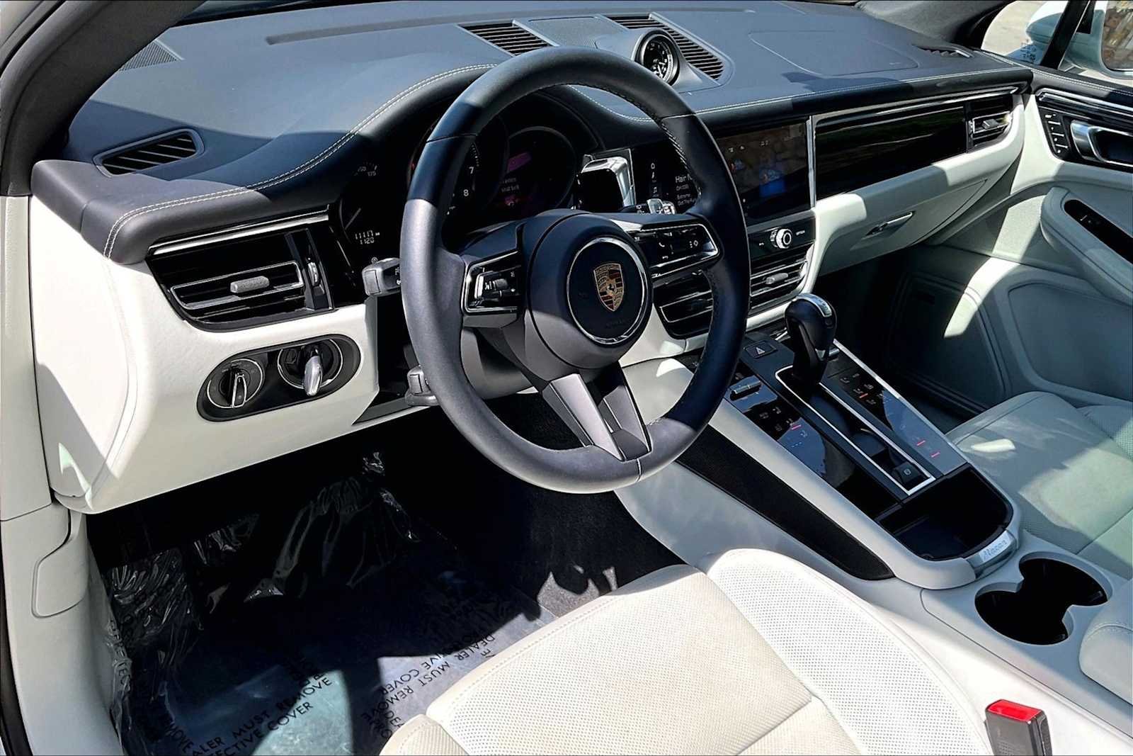 Used 2025 Carrara White Metallic Porsche  image 4