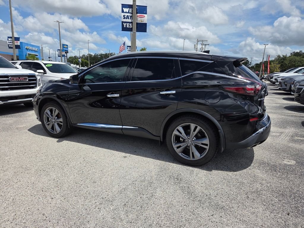Used 2022 Black Nissan Platinum image 11