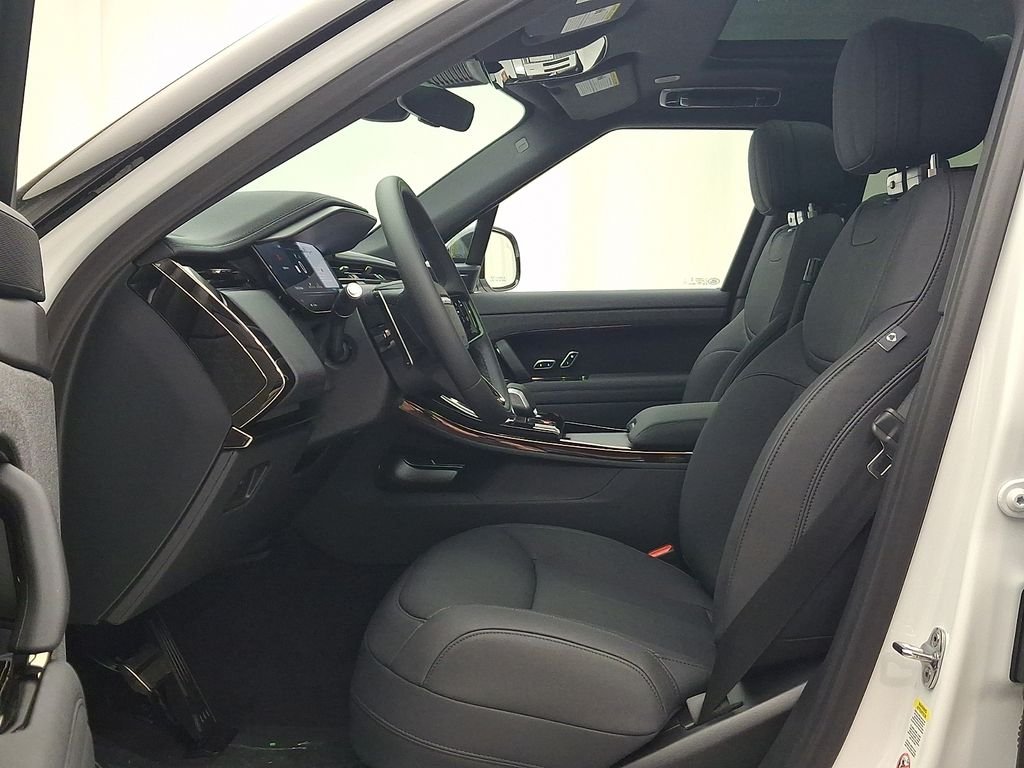 New 2026 Ostuni Pearl White Land Rover Dynamic SE image 10