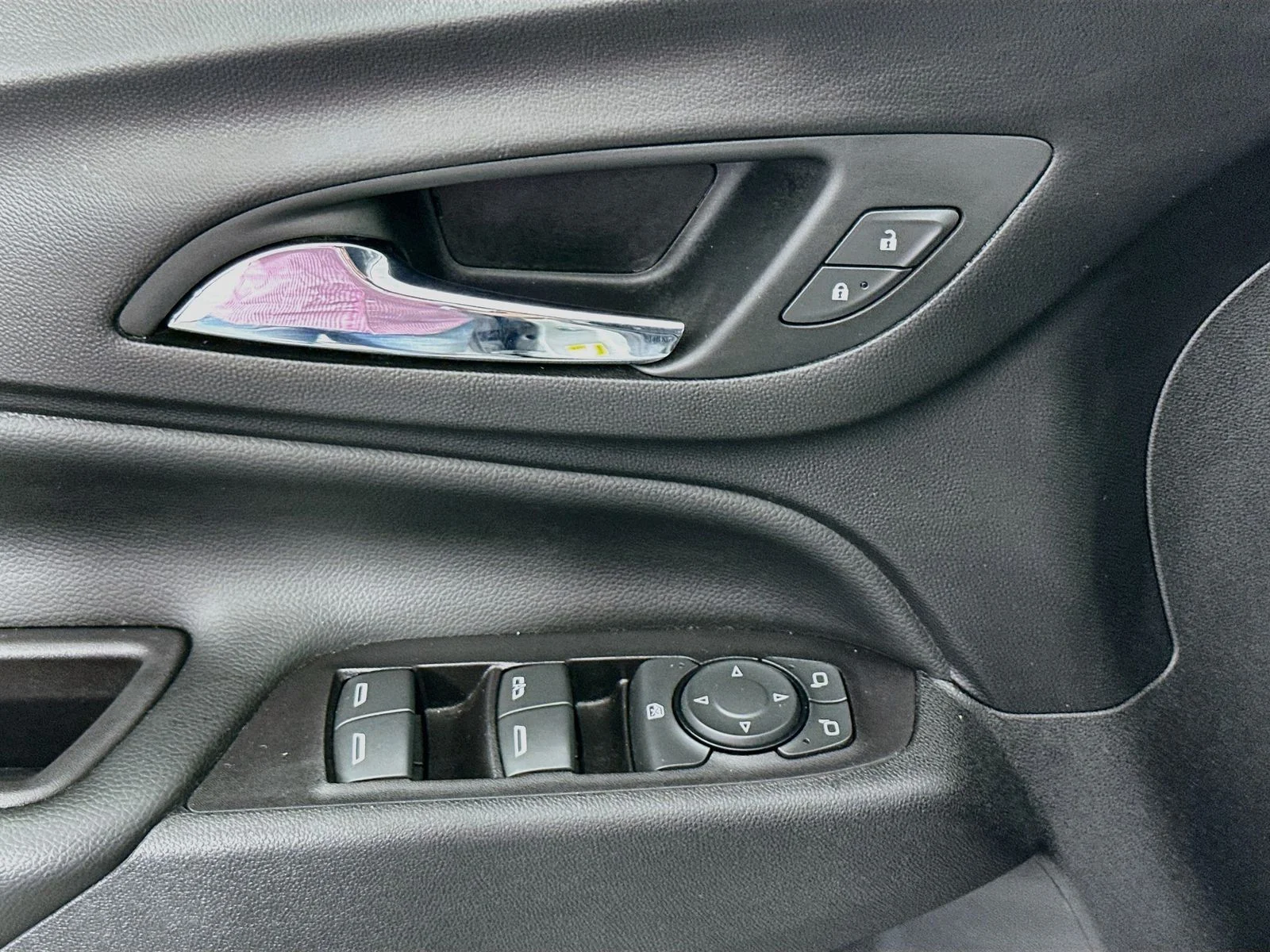 Used 2020 Silver Ice Metallic Chevrolet LT image 19