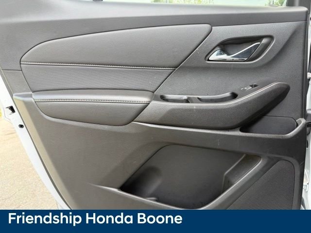 Used 2023 White Chevrolet Premier image 31