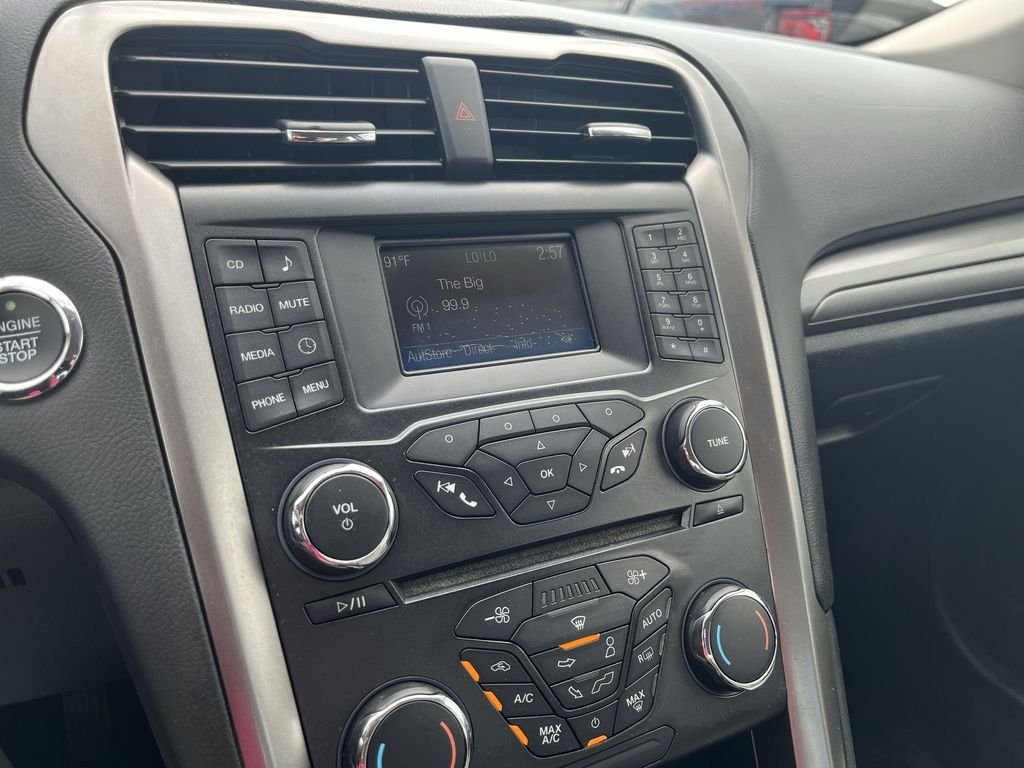 Used 2018 Blue Ford S image 16