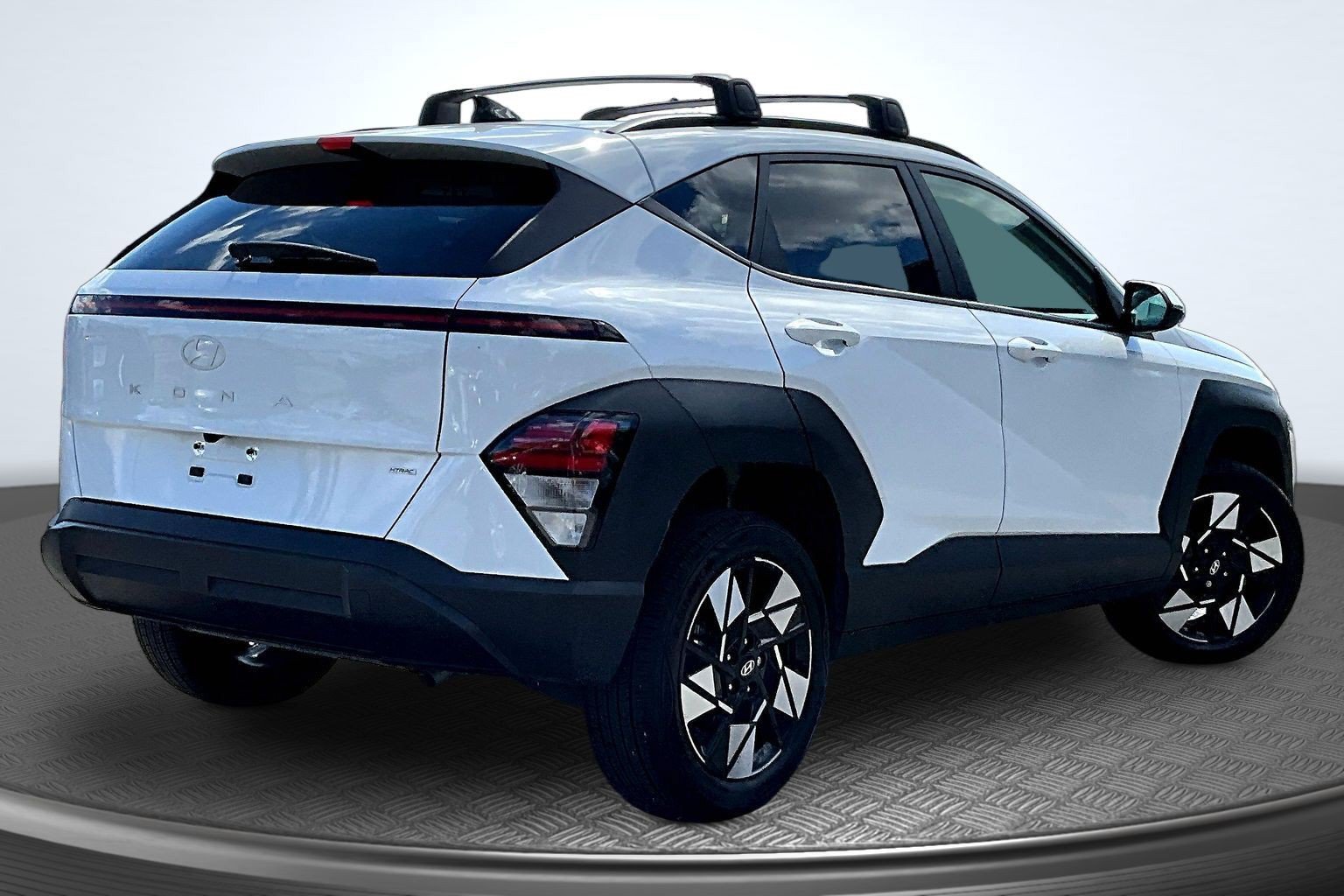 Certified Used 2025 White Hyundai SEL image 5
