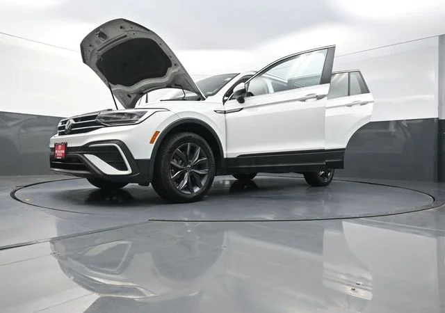 Used 2022 White Volkswagen 2.0T SE image 41