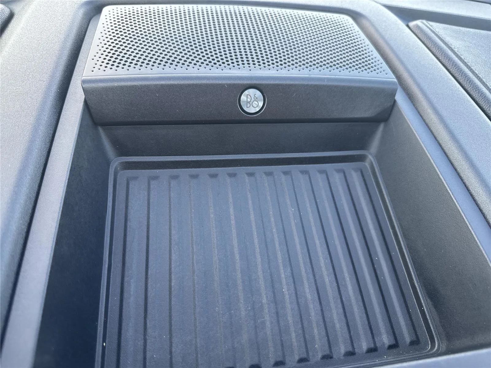 Used 2019 Ingot Silver Ford LARIAT image 28