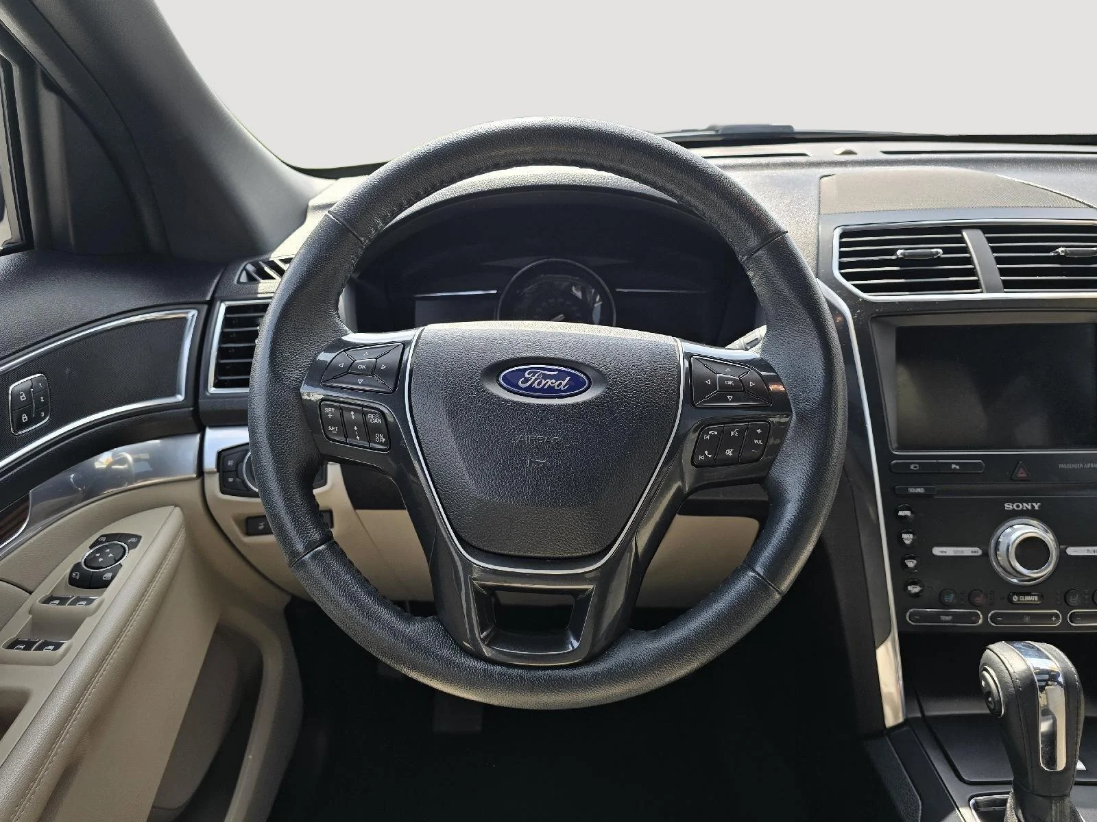 Certified Used 2019 White Platinum Metallic Tri-Coat Ford Limited image 15
