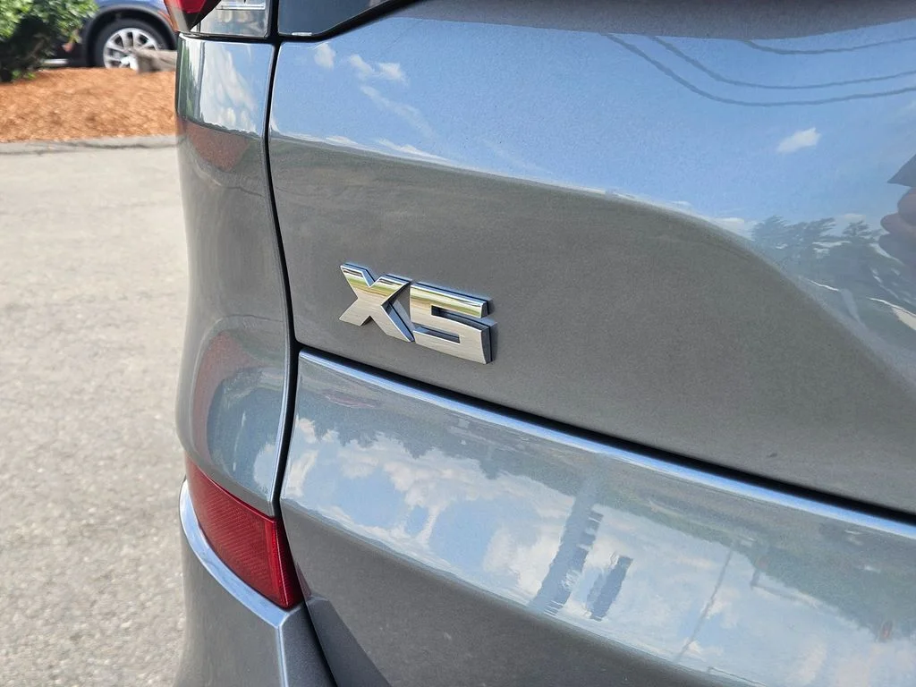 Certified Used 2026 Skyscraper Grey Metallic BMW M60i image 11